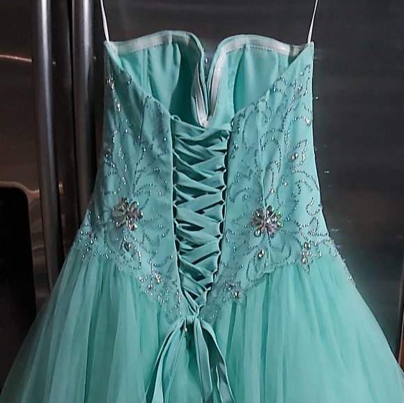 Prom bridal dress for sale $700 - Picture 2 of 4